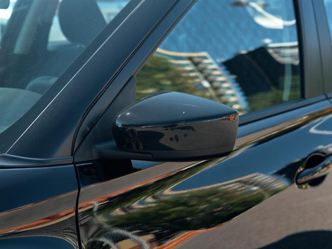 2024 Nissan Kicks SV FWD Photo