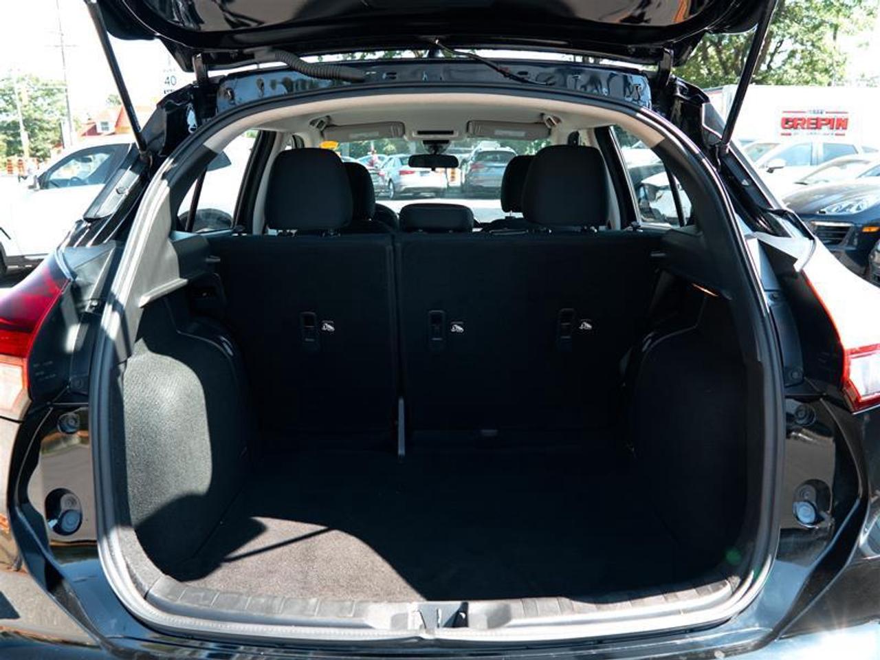 2024 Nissan Kicks SV FWD Photo
