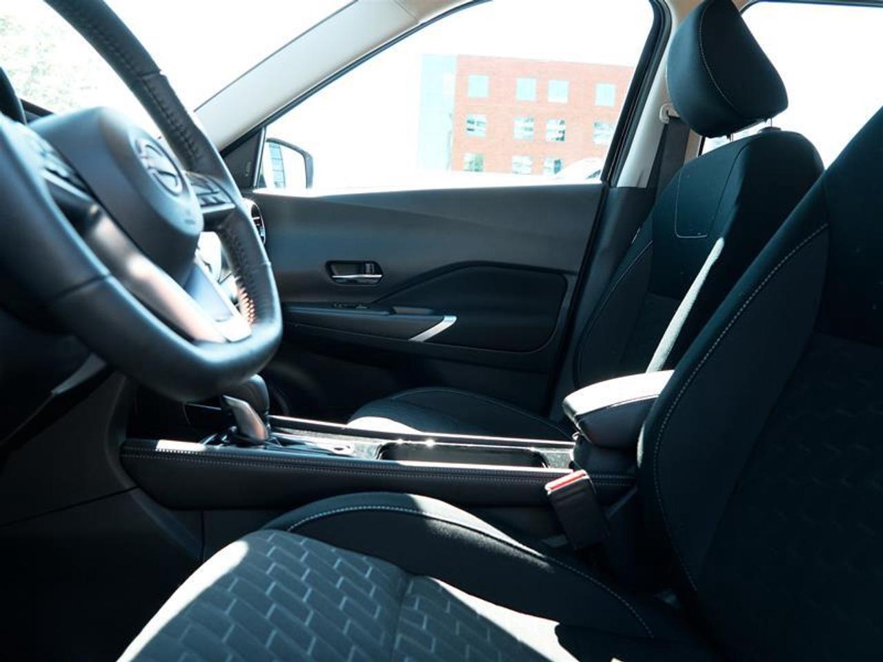 2024 Nissan Kicks SV FWD Photo