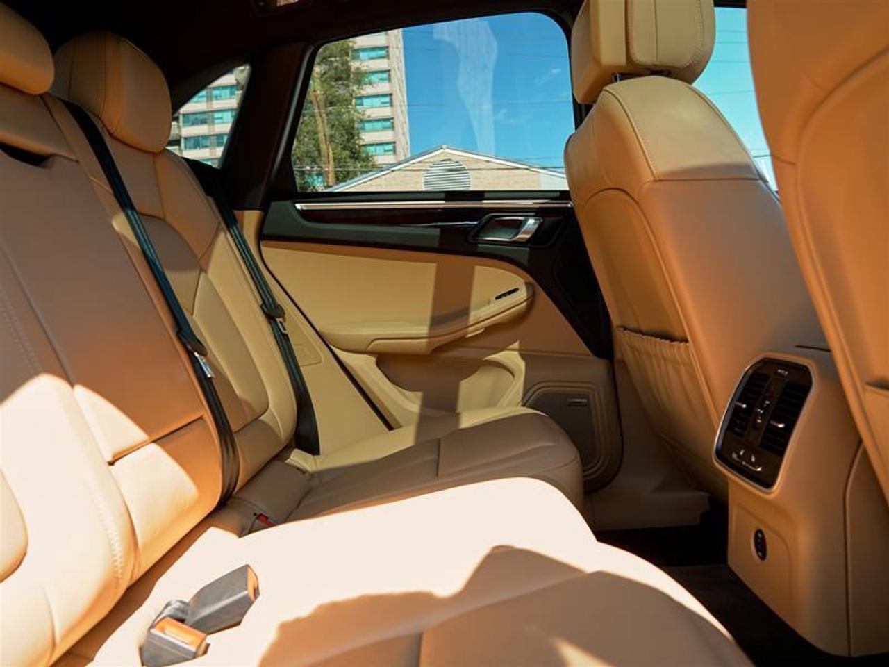 2018 Porsche Macan S Photo