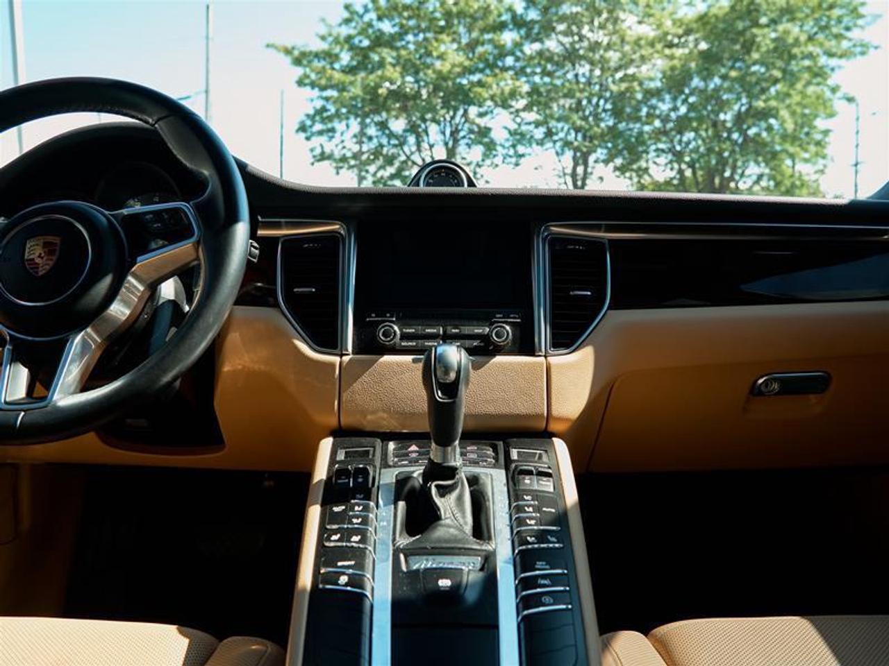 2018 Porsche Macan S Photo