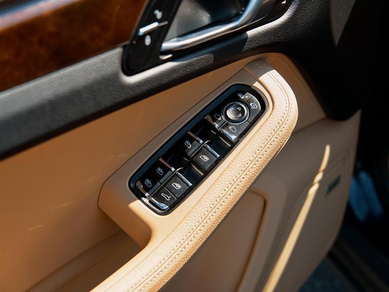 2018 Porsche Macan S Photo