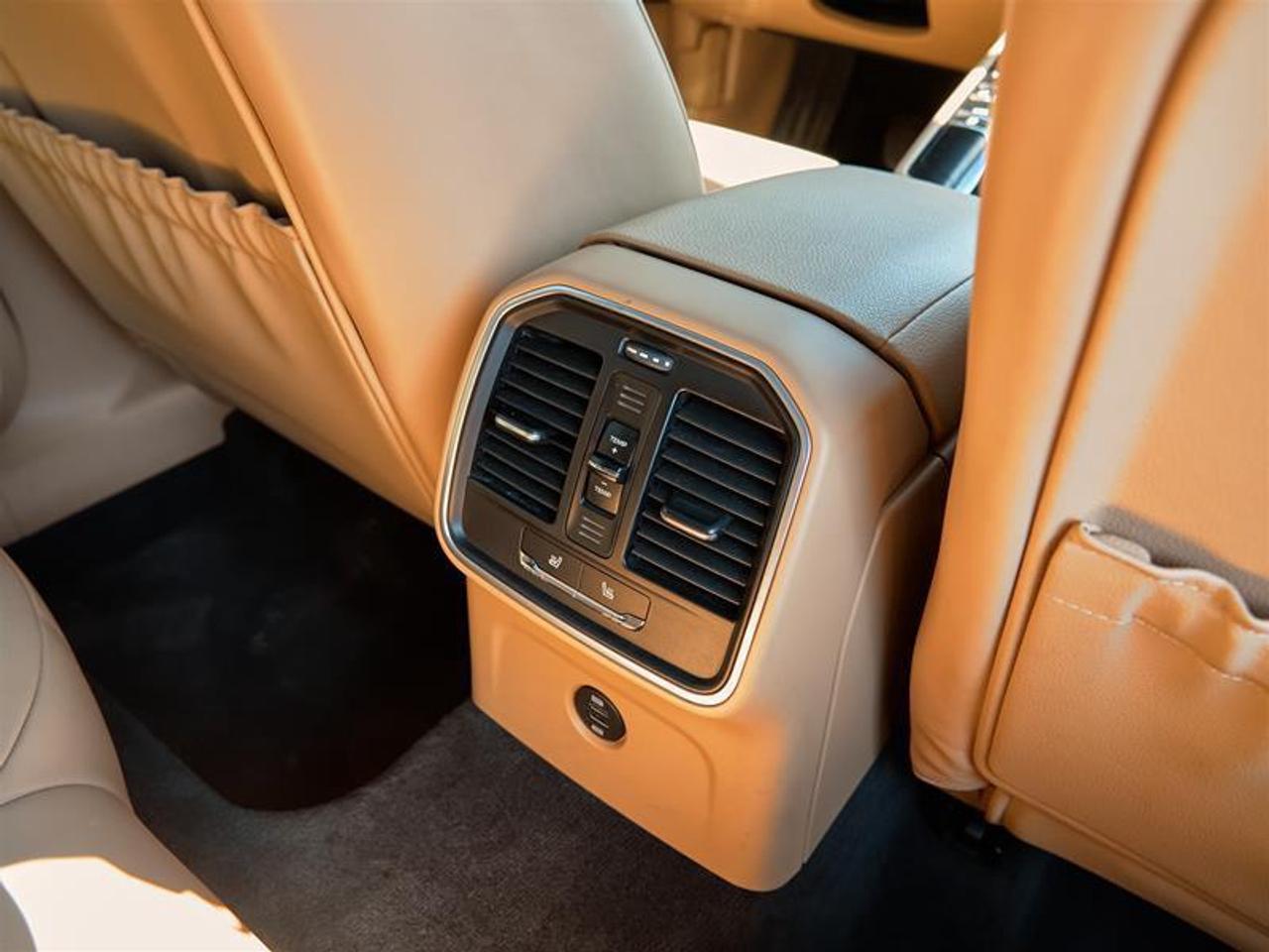2018 Porsche Macan S Photo