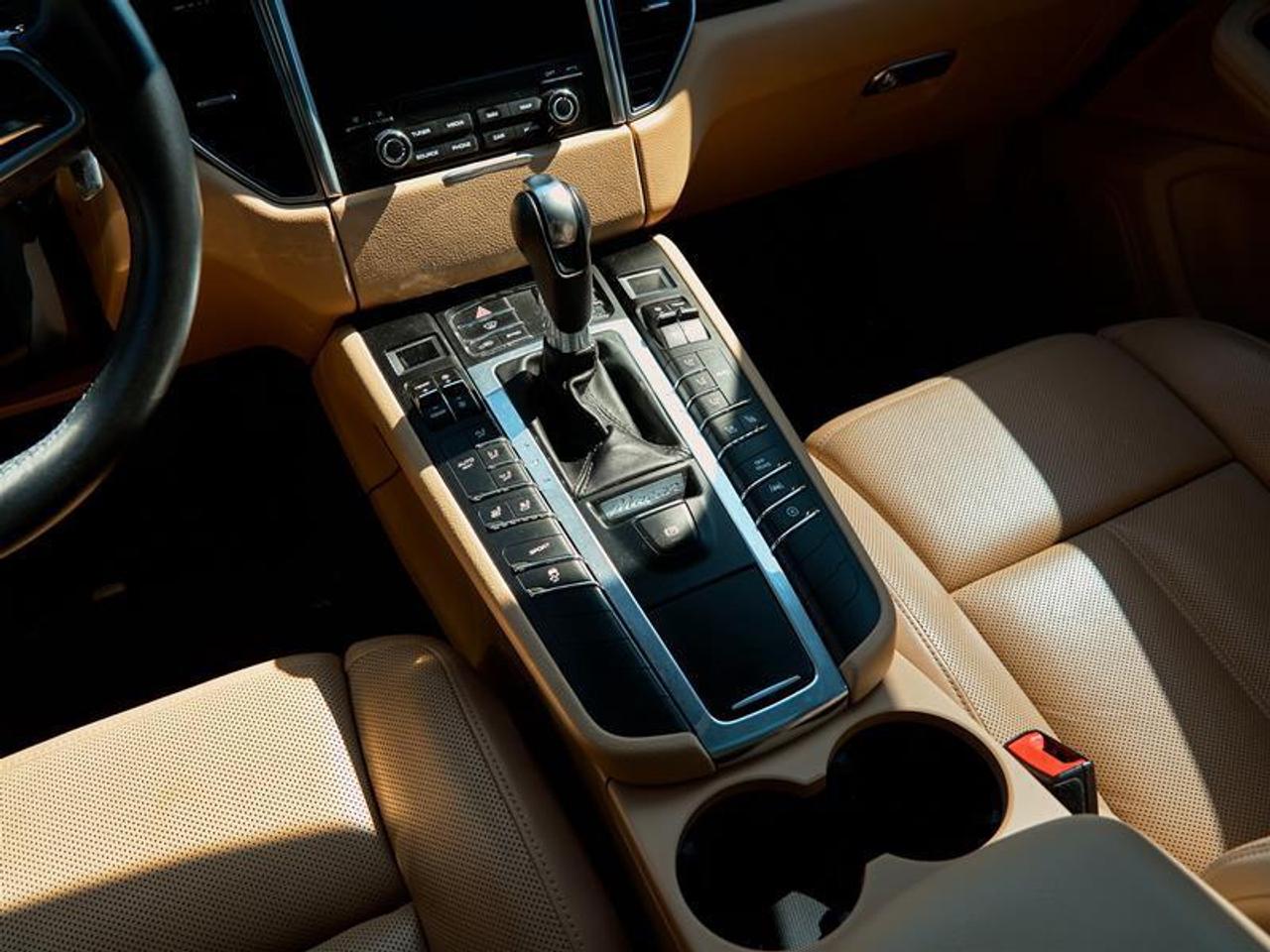 2018 Porsche Macan S Photo