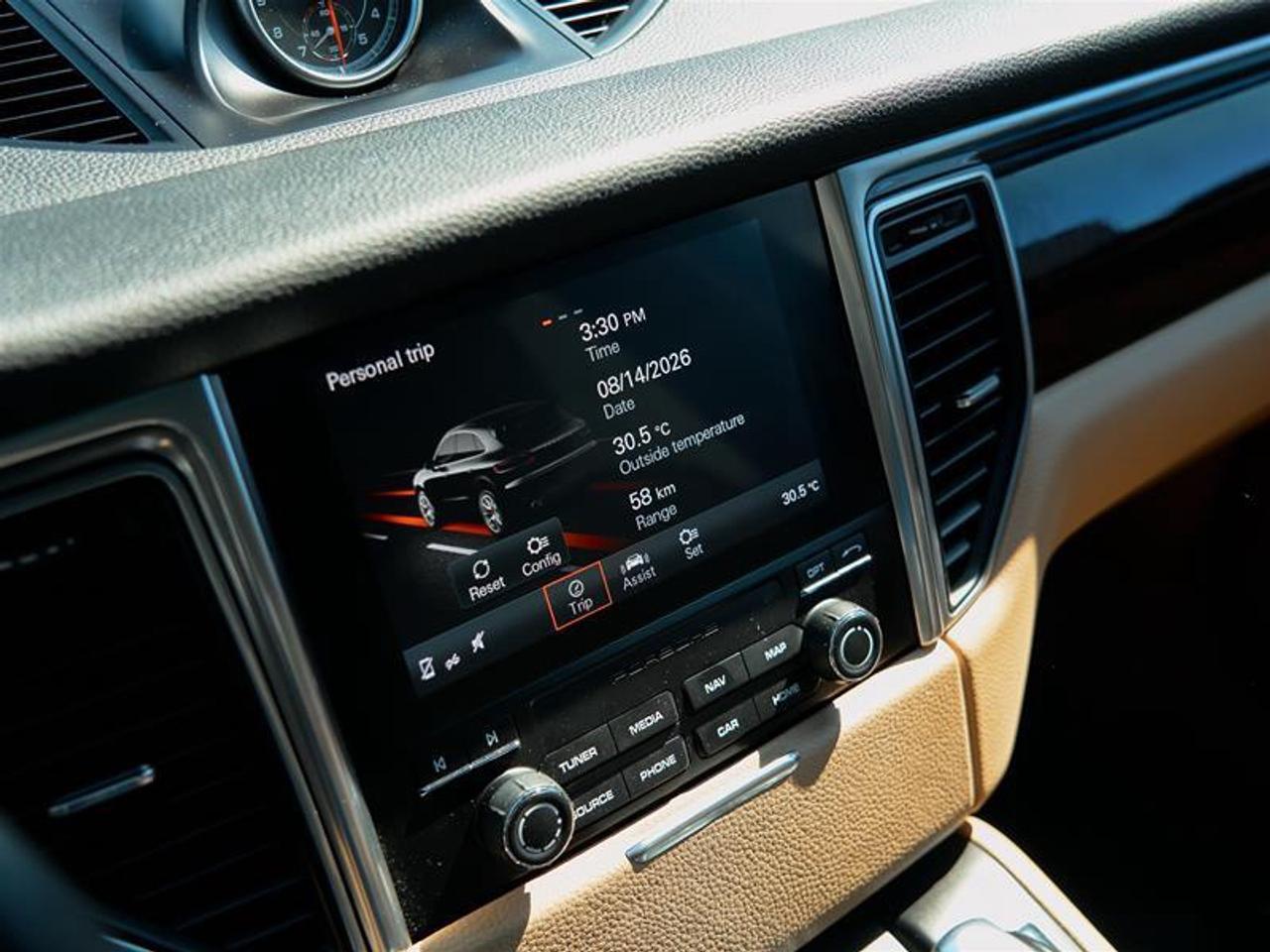 2018 Porsche Macan S Photo
