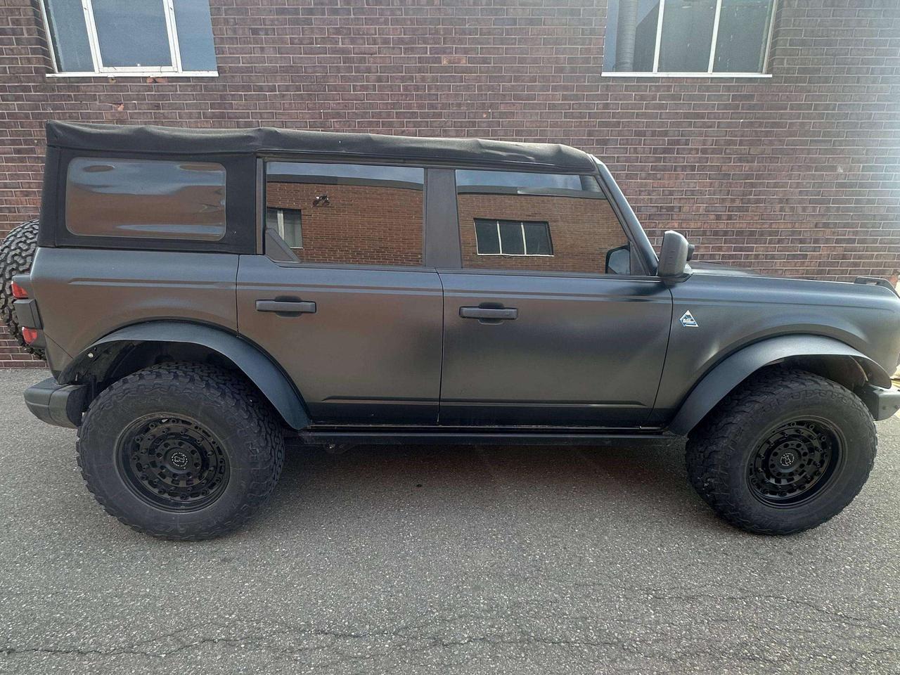 2022 Ford Bronco Black Diamond Photo