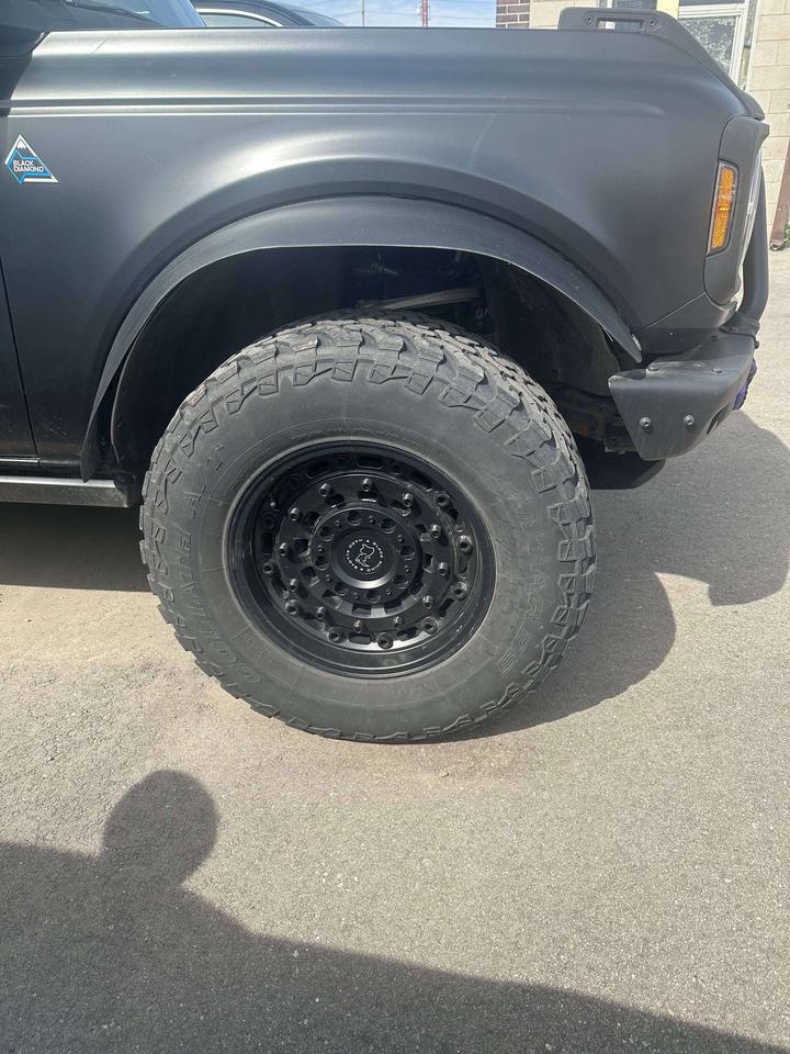 2022 Ford Bronco Black Diamond Photo