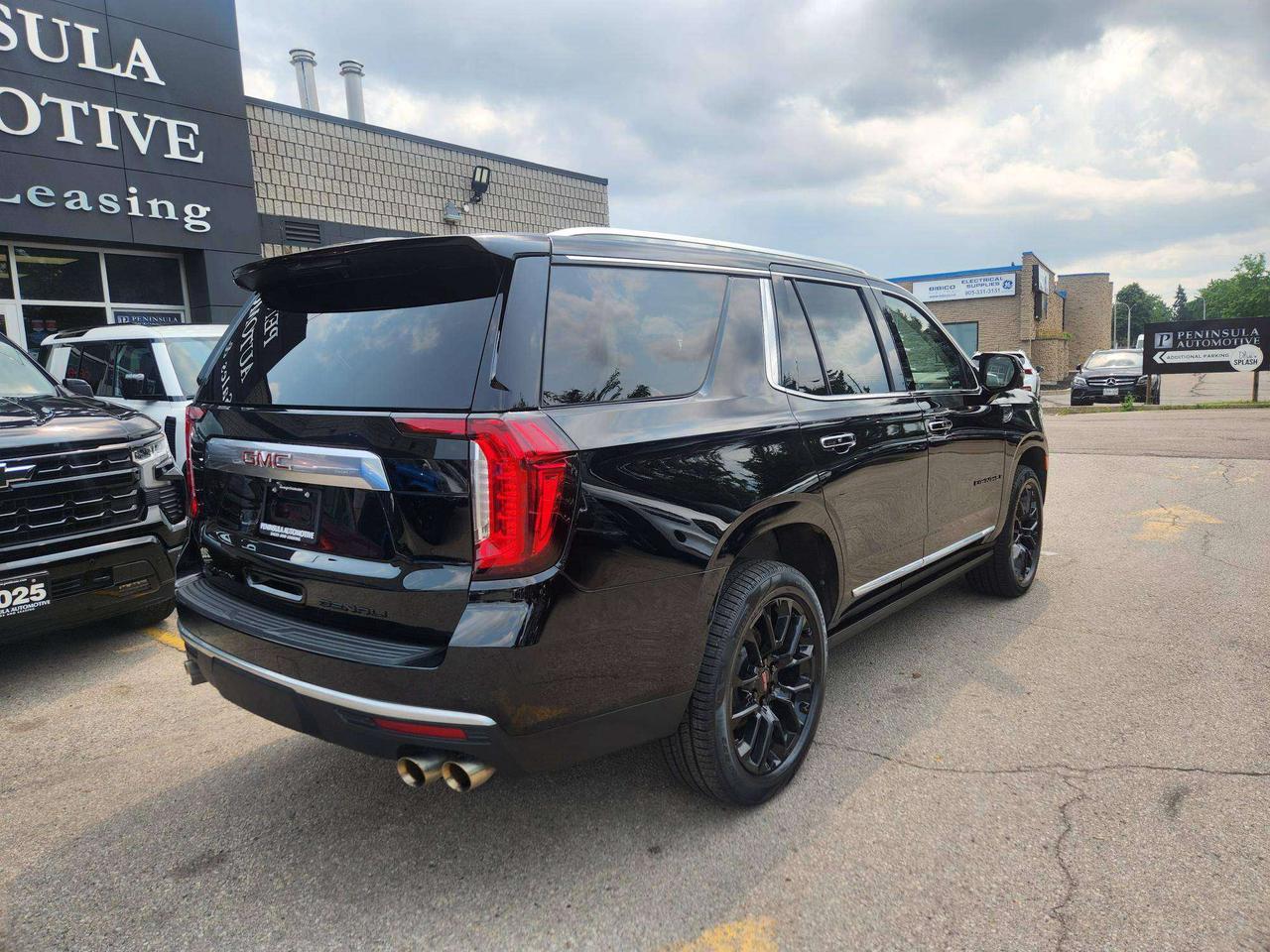 2023 GMC Yukon DENALI,REAR SCREENS, 6.2LV8,22",PANO Photo
