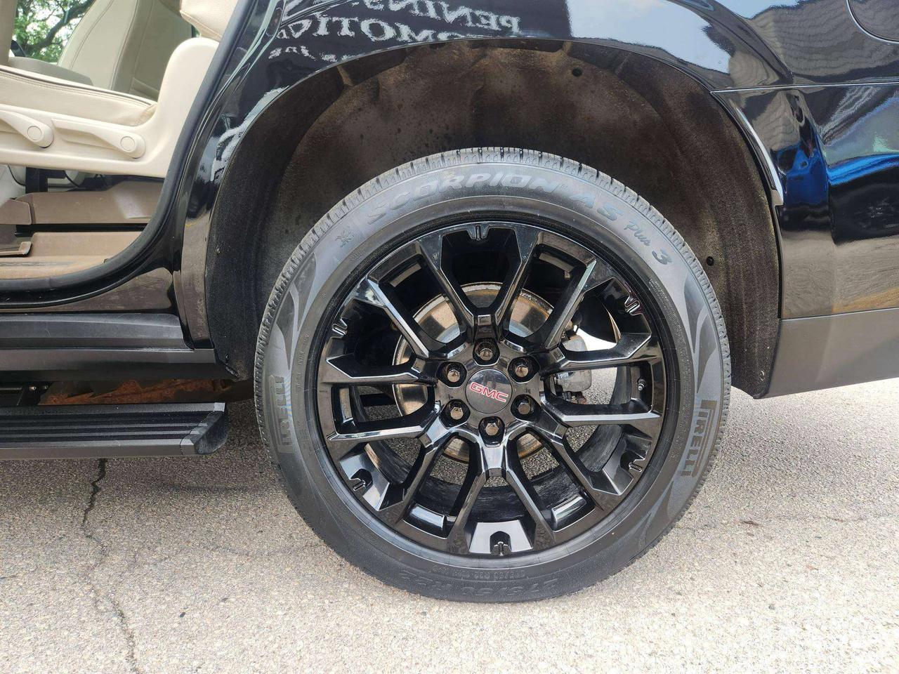 2023 GMC Yukon DENALI,REAR SCREENS, 6.2LV8,22",PANO Photo
