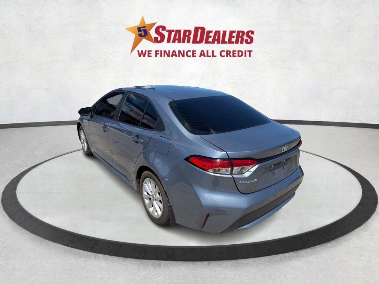 2022 Toyota Corolla LE UPGRADE SUNROOF SUPER CLEAN WE FINANCE! Photo4
