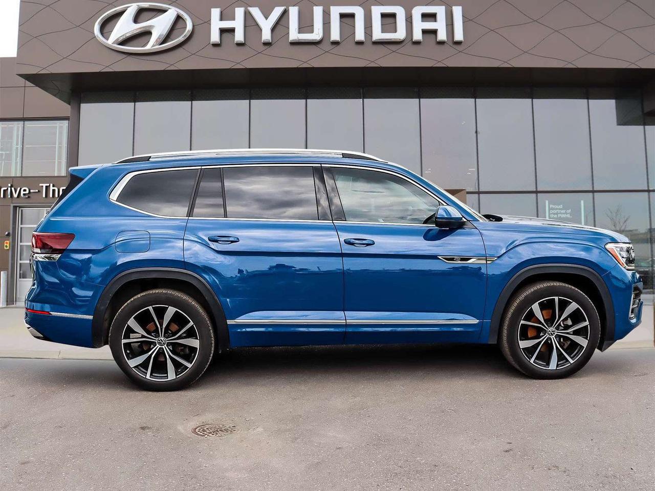 2025 Volkswagen Atlas EXECLINE Photo2