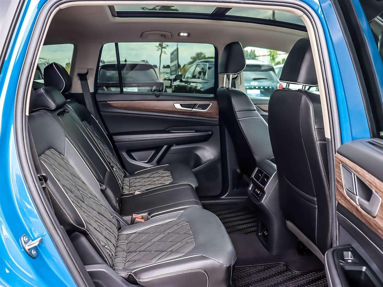 2025 Volkswagen Atlas EXECLINE Photo