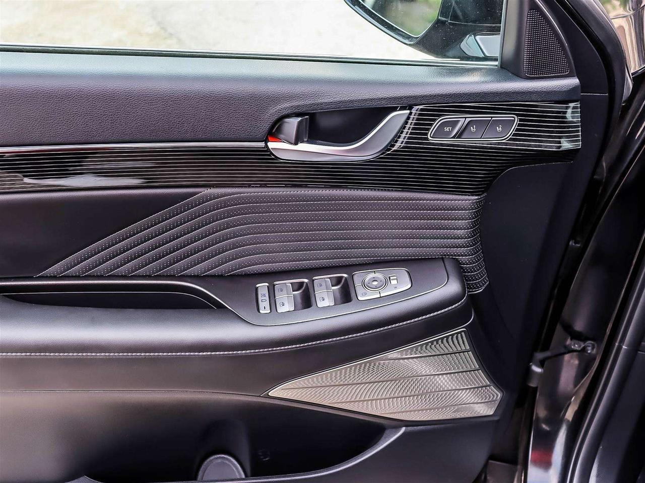 2025 Hyundai PALISADE Ultimate Calligraphy Night Photo