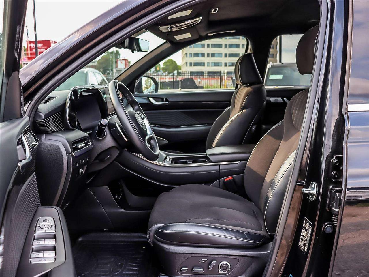 2025 Hyundai PALISADE Ultimate Calligraphy Night Photo