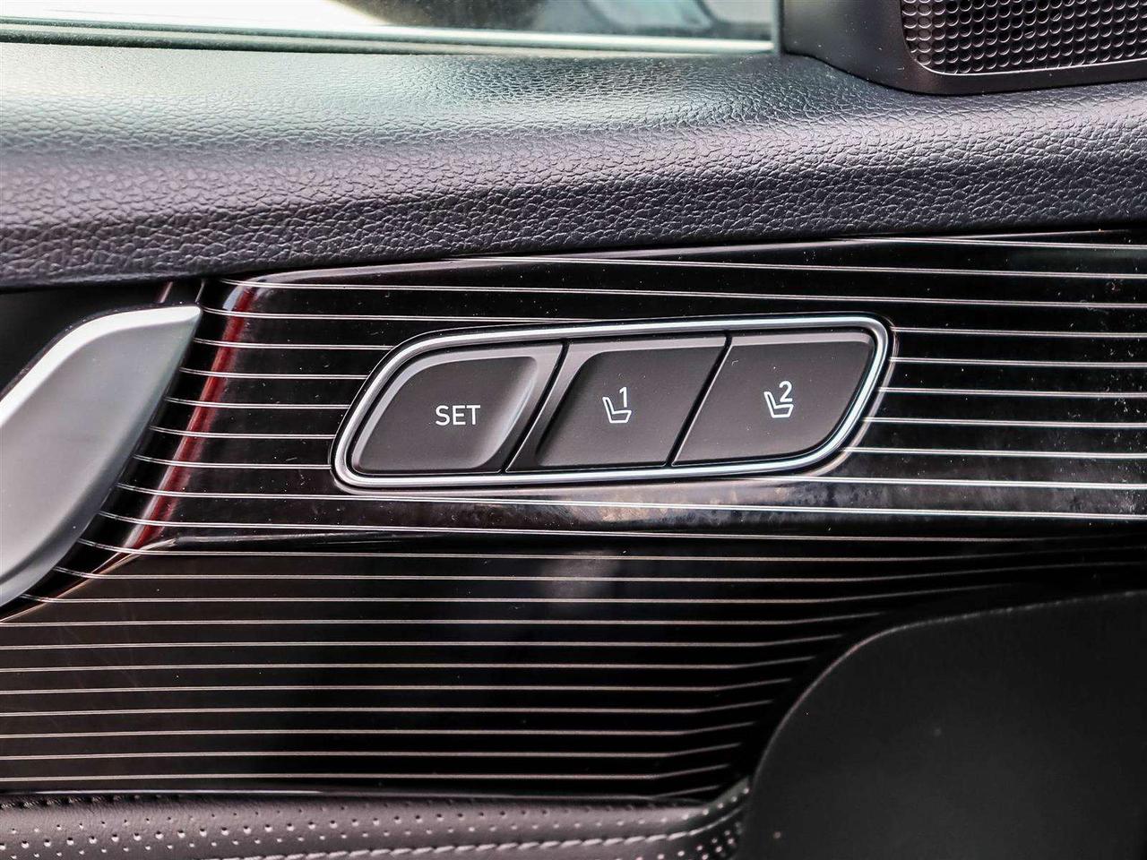 2025 Hyundai PALISADE Ultimate Calligraphy Night Photo