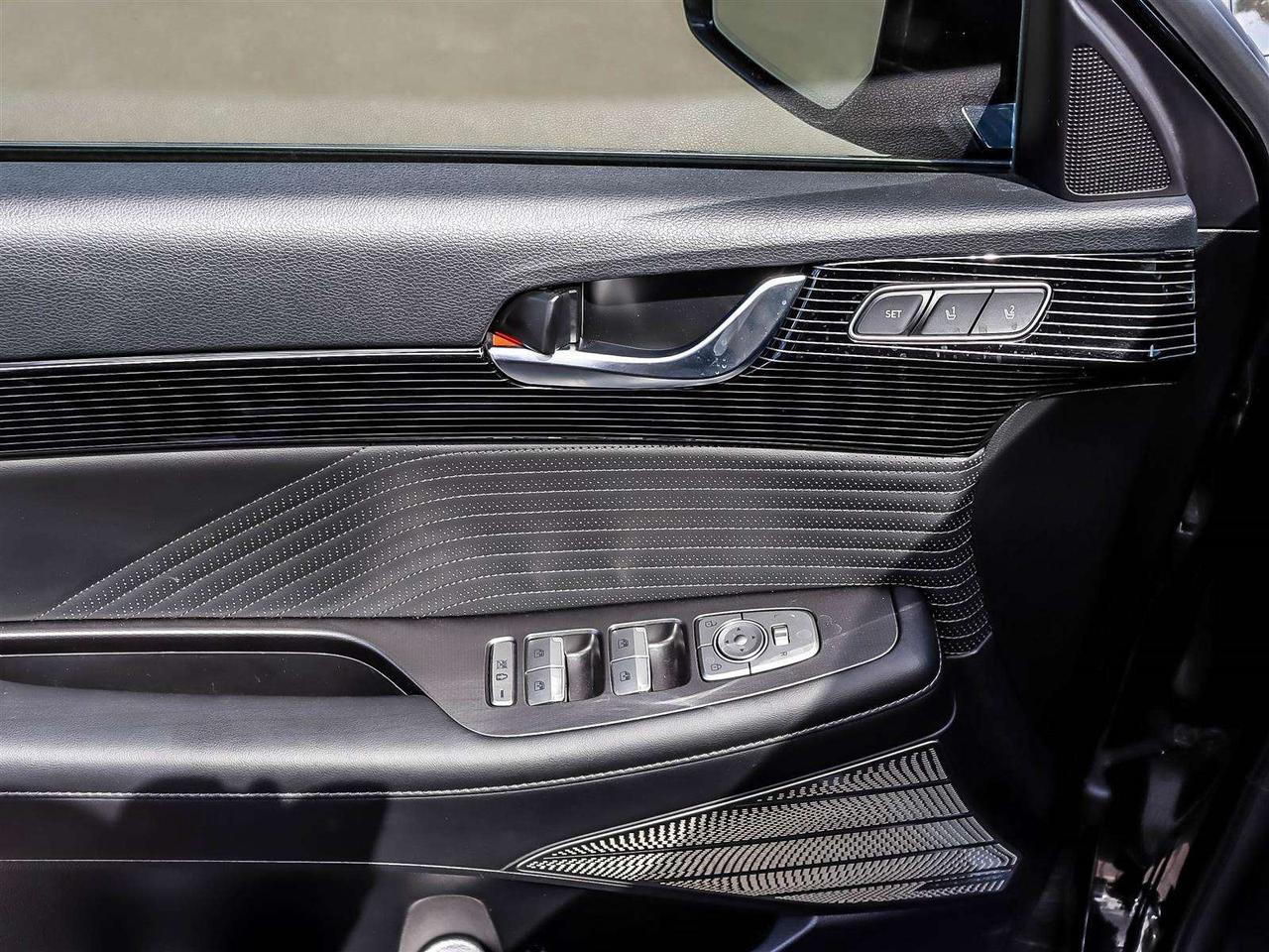 2025 Hyundai PALISADE Ultimate Calligraphy Night Photo