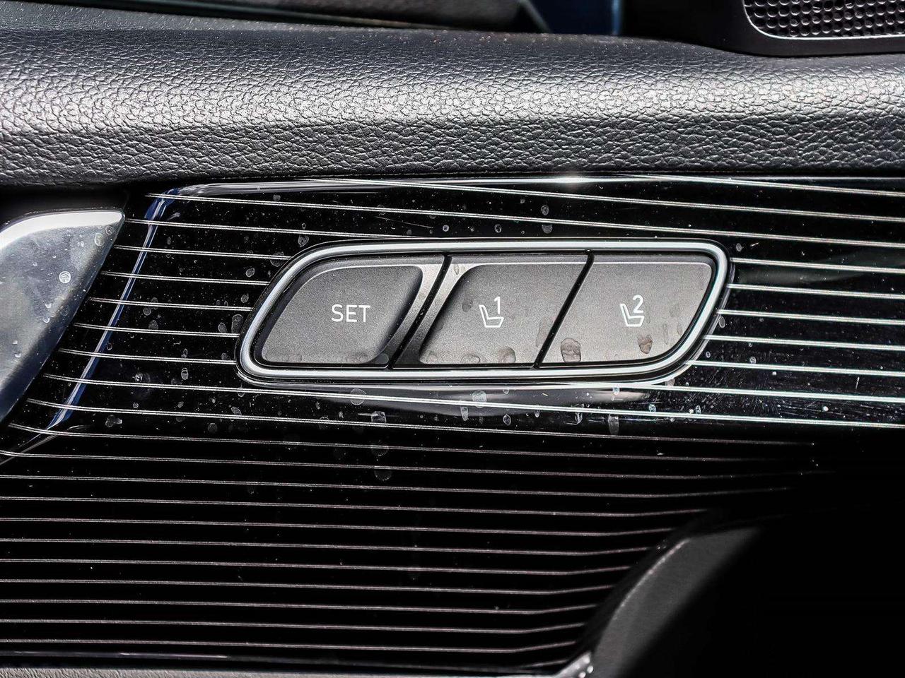 2025 Hyundai PALISADE Ultimate Calligraphy Night Photo
