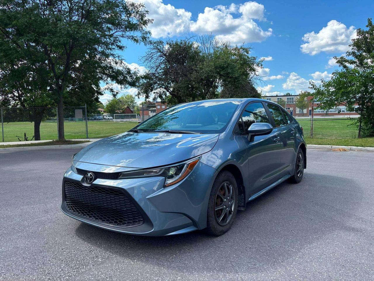 2020 Toyota Corolla LE Photo2