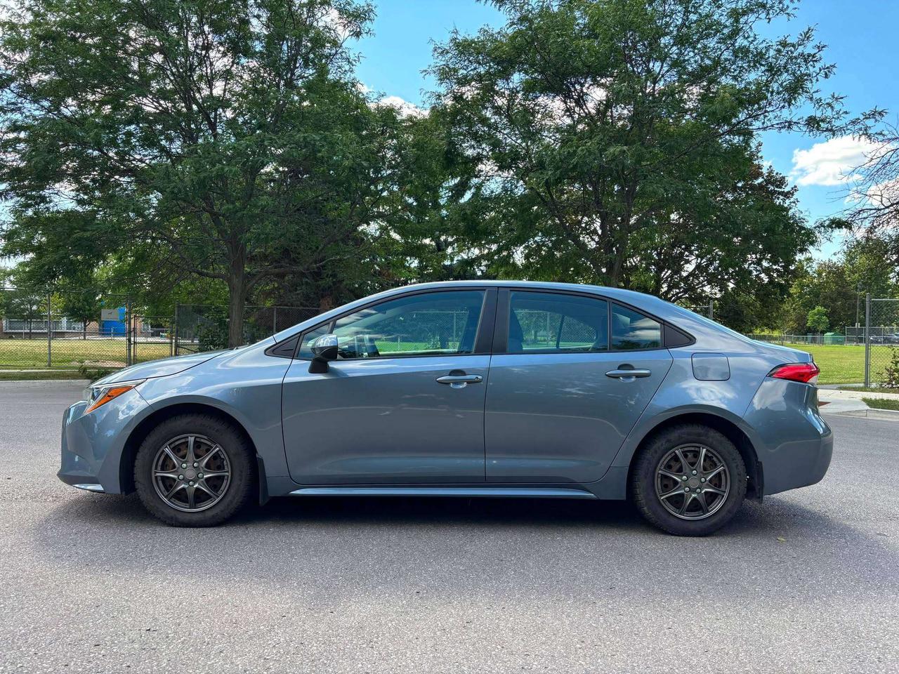 2020 Toyota Corolla LE Photo