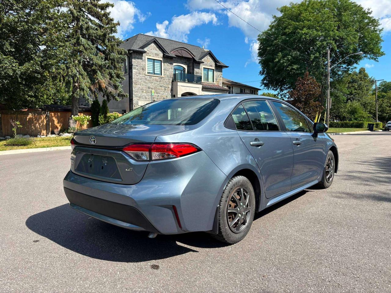 2020 Toyota Corolla LE Photo