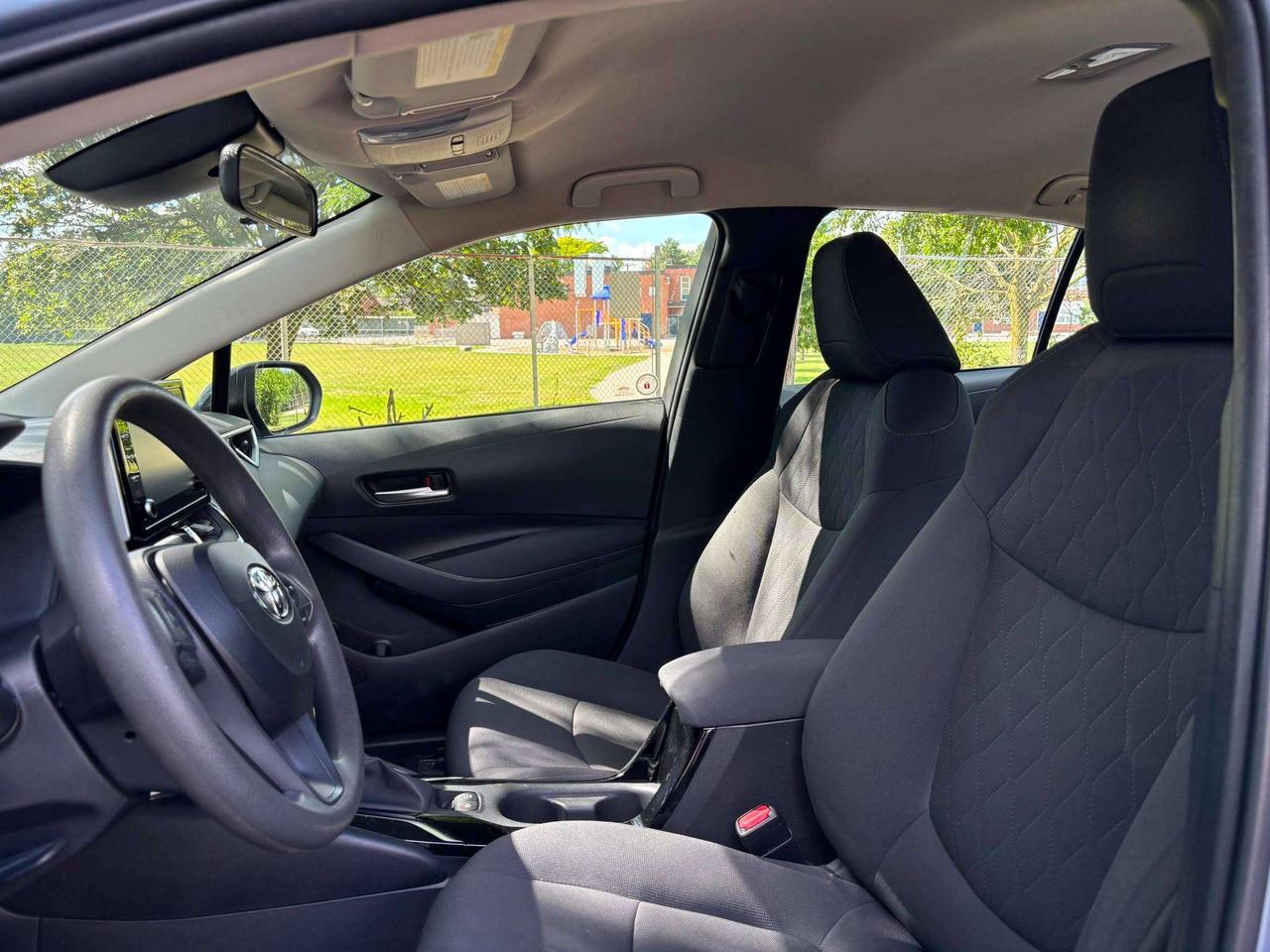 2020 Toyota Corolla LE Photo