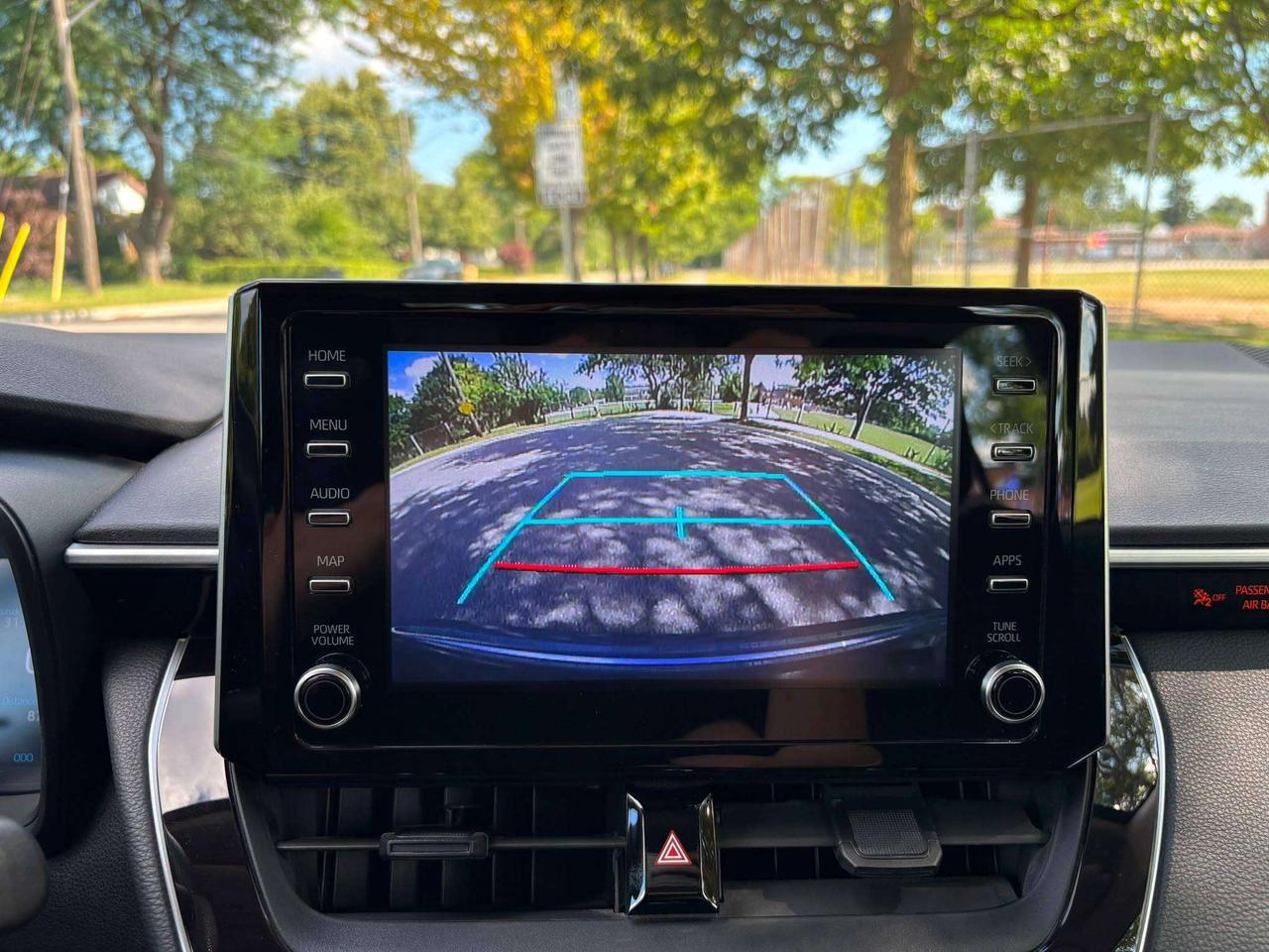 2020 Toyota Corolla LE Photo