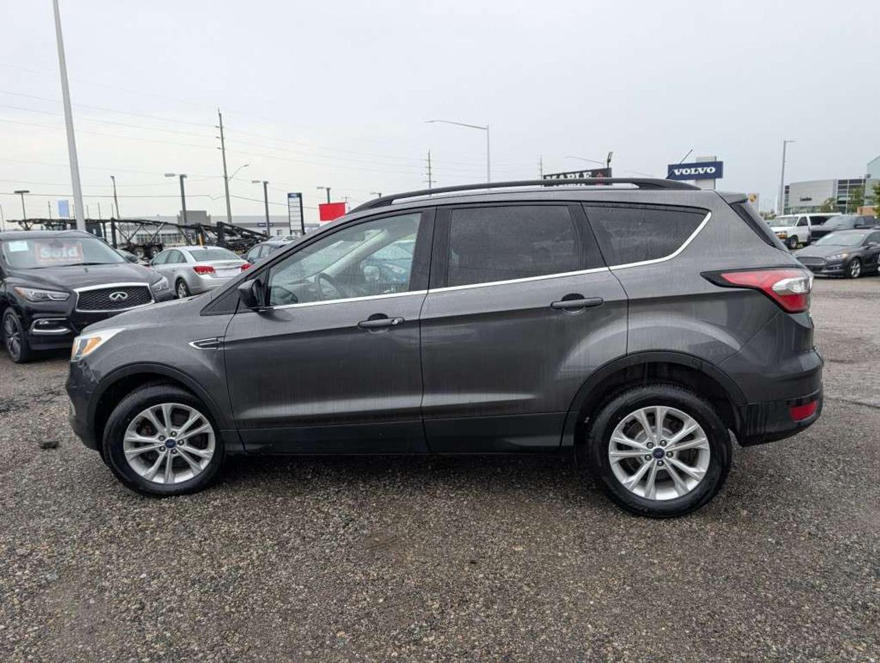 2017 Ford Escape SE   CAMERA   HTD SEATS Photo