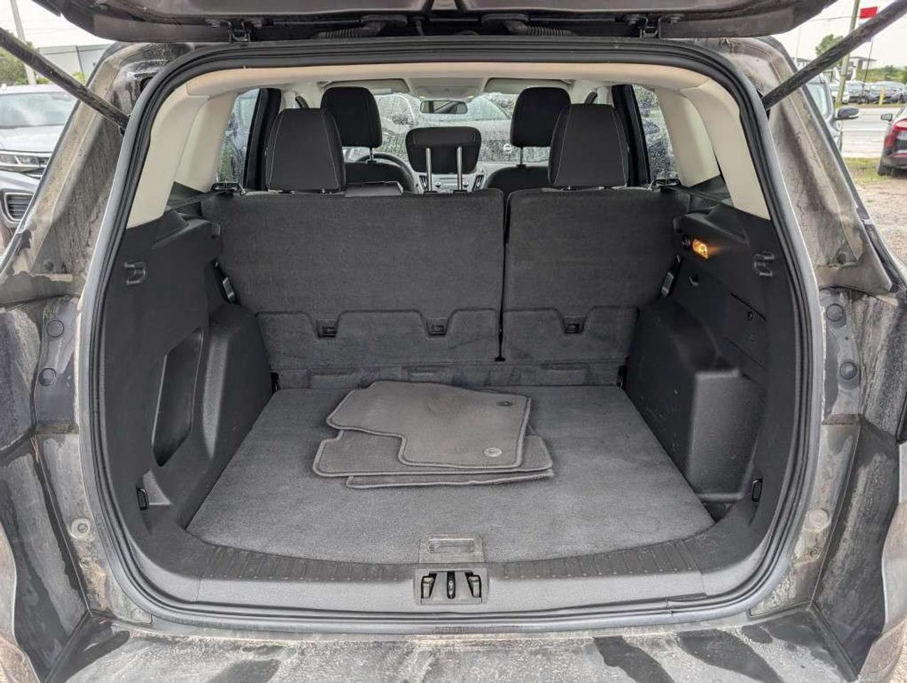 2017 Ford Escape SE   CAMERA   HTD SEATS Photo