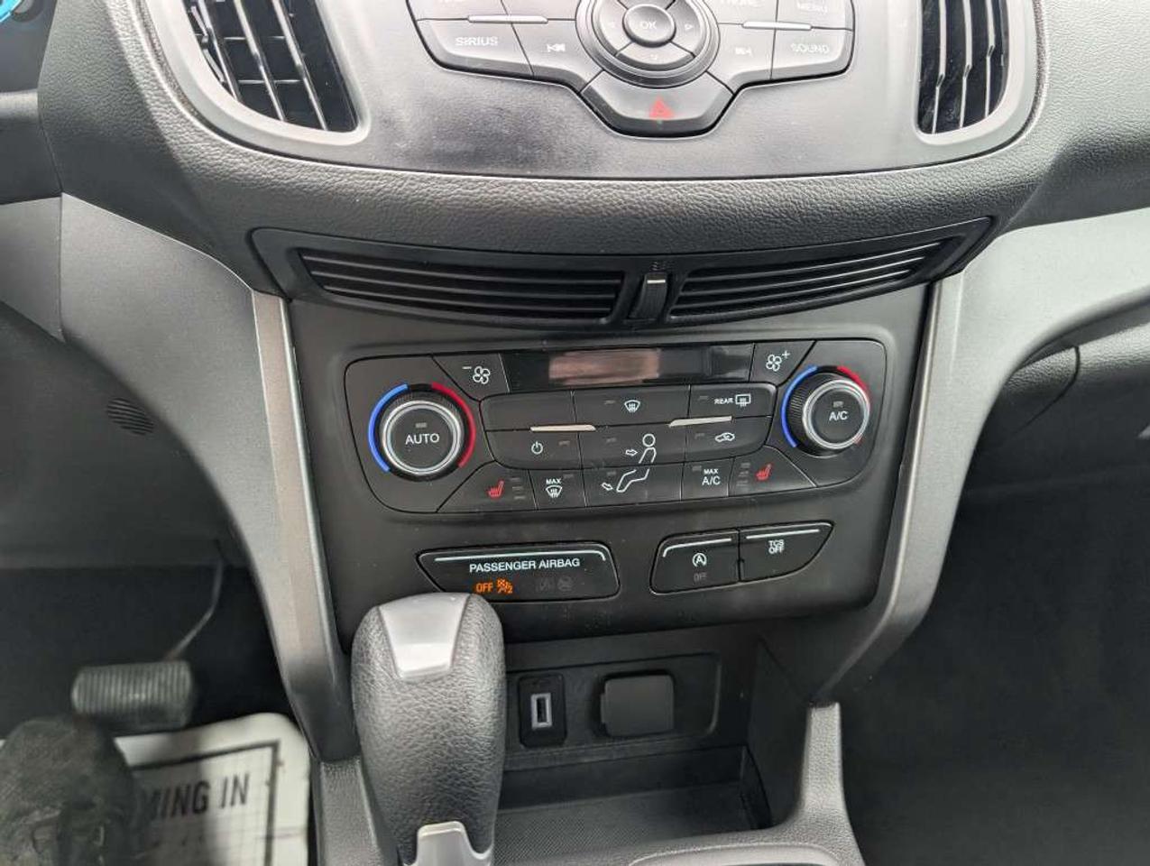 2017 Ford Escape SE   CAMERA   HTD SEATS Photo