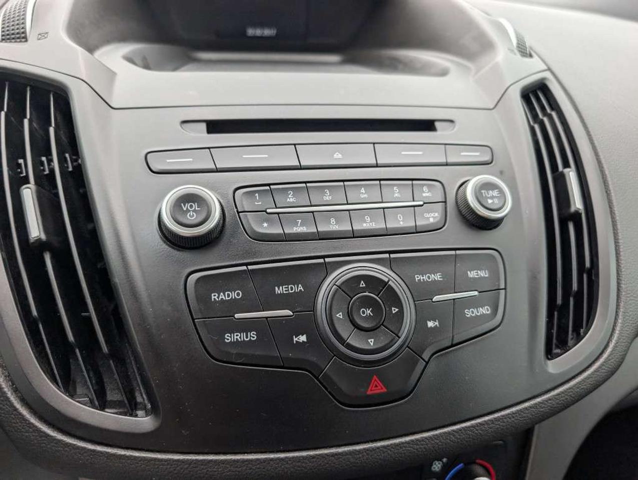 2017 Ford Escape SE   CAMERA   HTD SEATS Photo