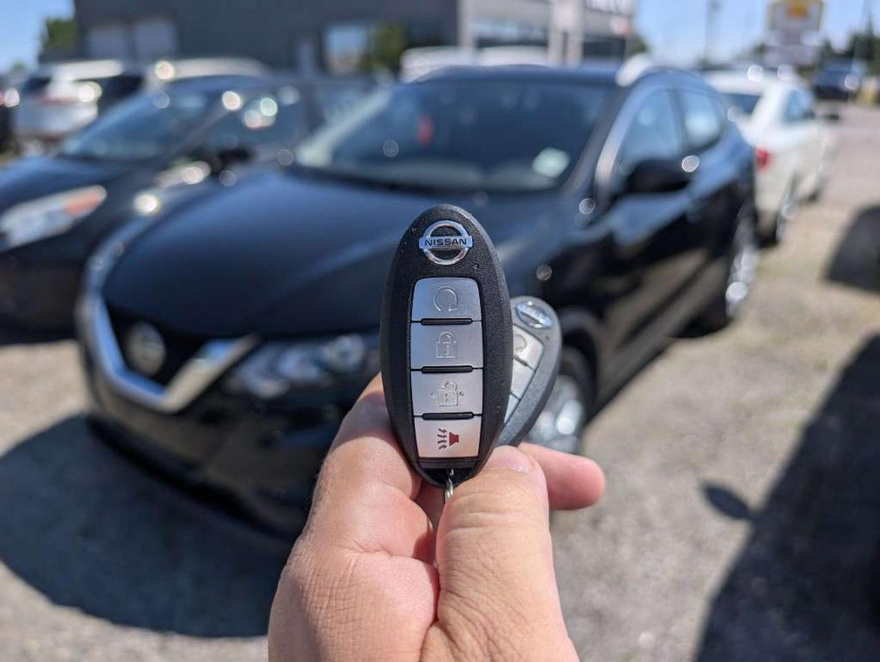 2021 Nissan Qashqai SV   SUNROOF   CAMERA   HTD SEATS Photo