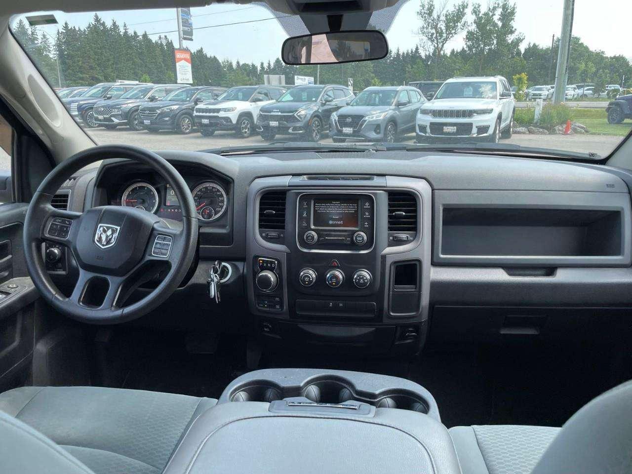 2017 RAM 1500 5.7 L HEMI   4X4   BACK UP CAM Photo