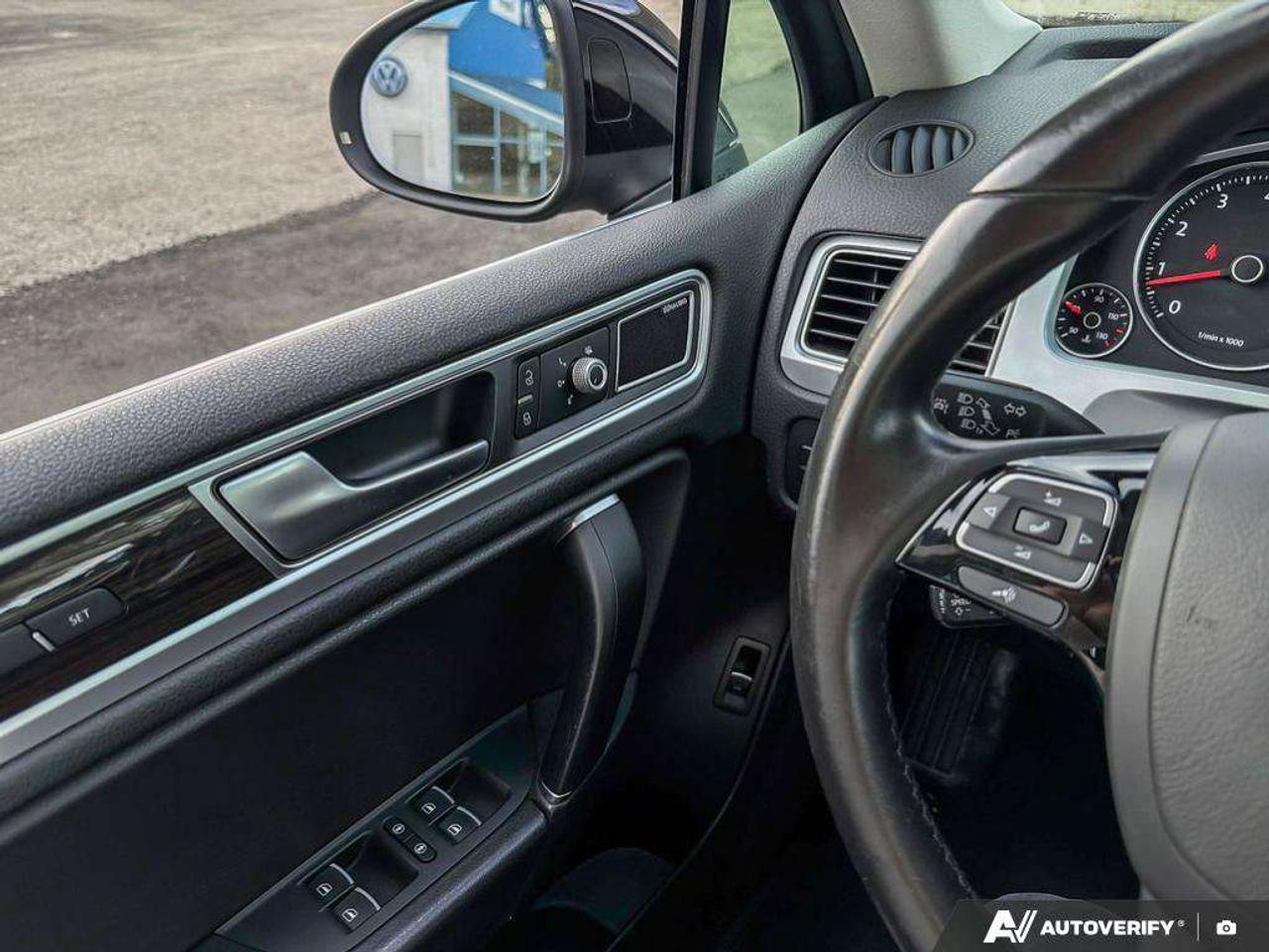 2016 Volkswagen Touareg EXECLINE 3.6 4MOTION   CERTIFIED AS-TRADED Photo