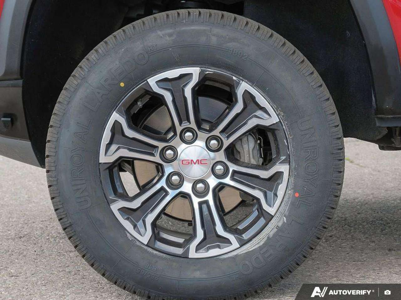 2024 GMC Canyon AT4, 2.7L 4-CYL, ALLOYS, LEATHER, SUNROOF, 1-OWNER, CERTIFIED PREOWNED! Photo