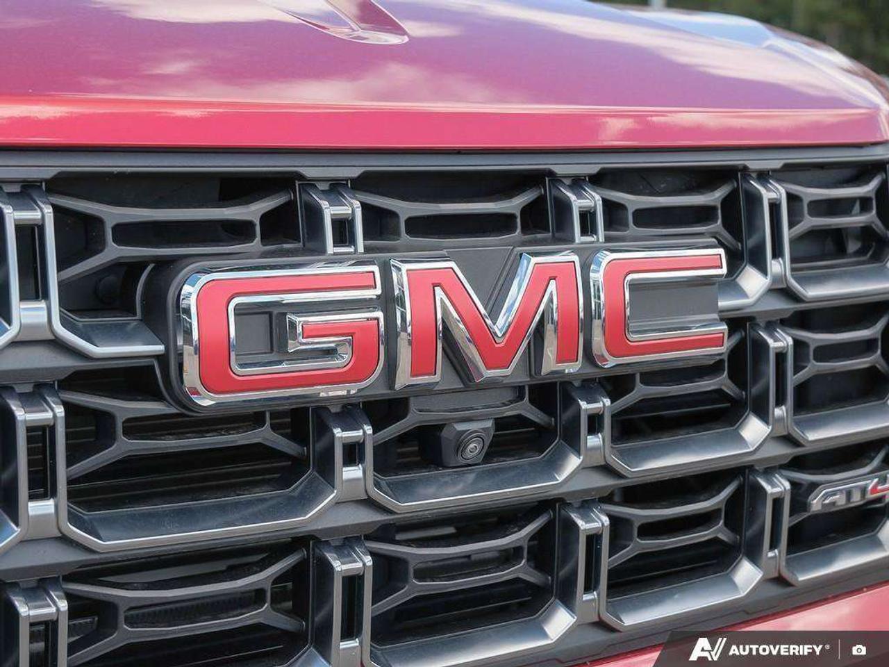 2024 GMC Canyon AT4, 2.7L 4-CYL, ALLOYS, LEATHER, SUNROOF, 1-OWNER, CERTIFIED PREOWNED! Photo