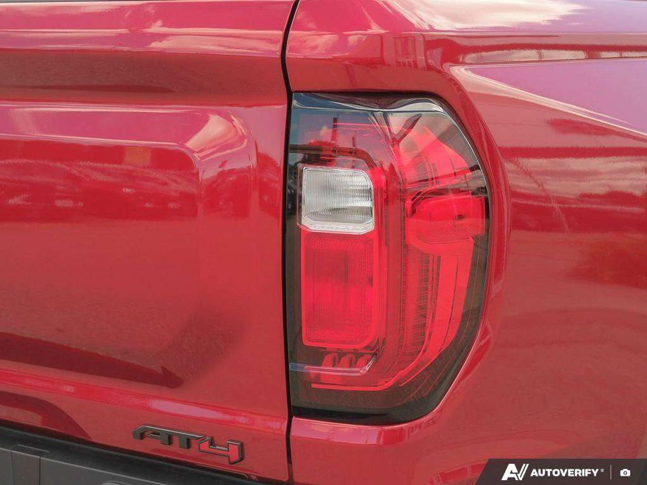 2024 GMC Canyon AT4, 2.7L 4-CYL, ALLOYS, LEATHER, SUNROOF, 1-OWNER, CERTIFIED PREOWNED! Photo