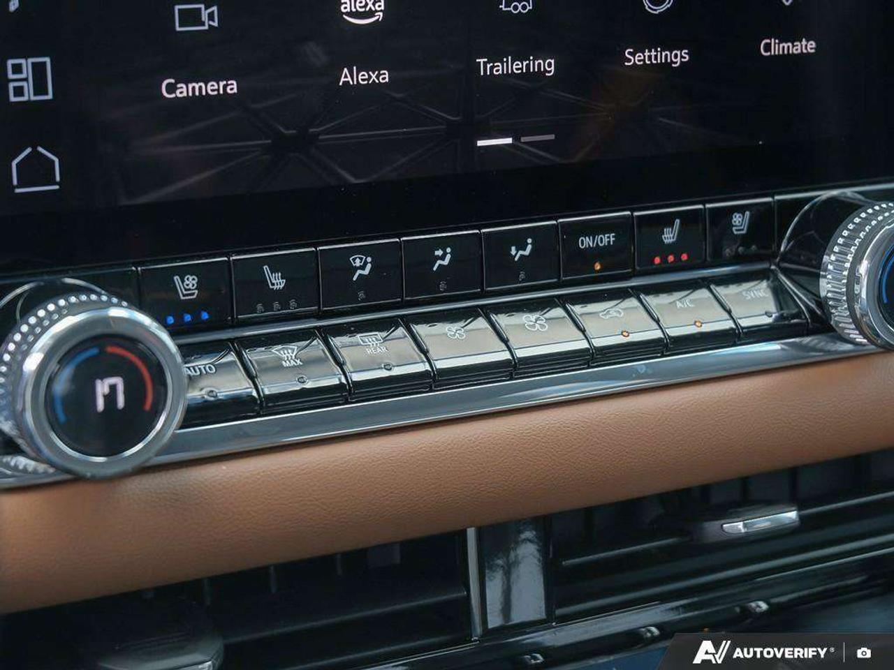 2024 GMC Canyon AT4, 2.7L 4-CYL, ALLOYS, LEATHER, SUNROOF, 1-OWNER, CERTIFIED PREOWNED! Photo