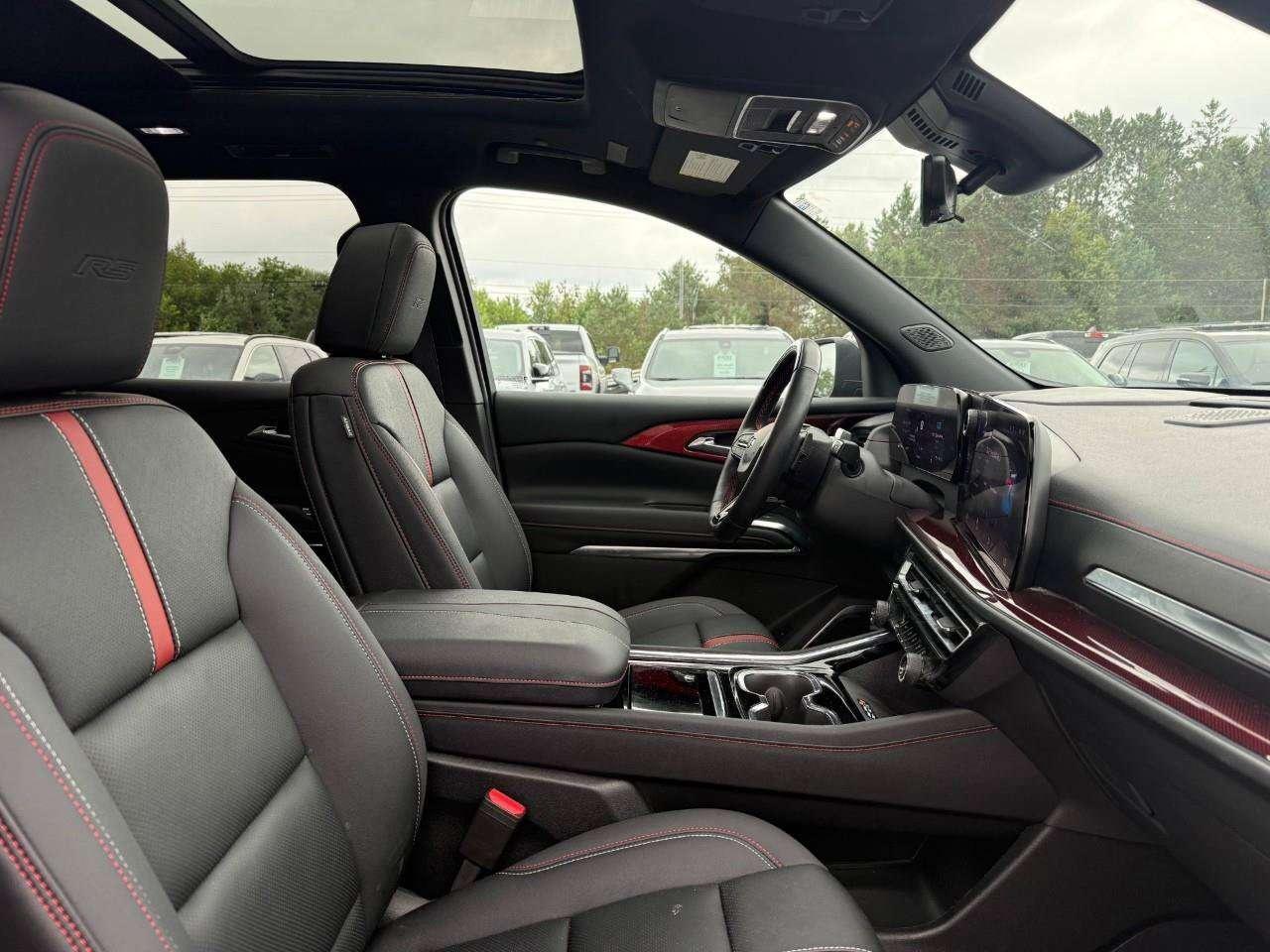 2026 Chevrolet Traverse SUPER CRUISE HANDS FREE DRIVING. TRAILERING PKG. 7 PASSENGER SEATING. LOADED. LEASE RETURN. Photo
