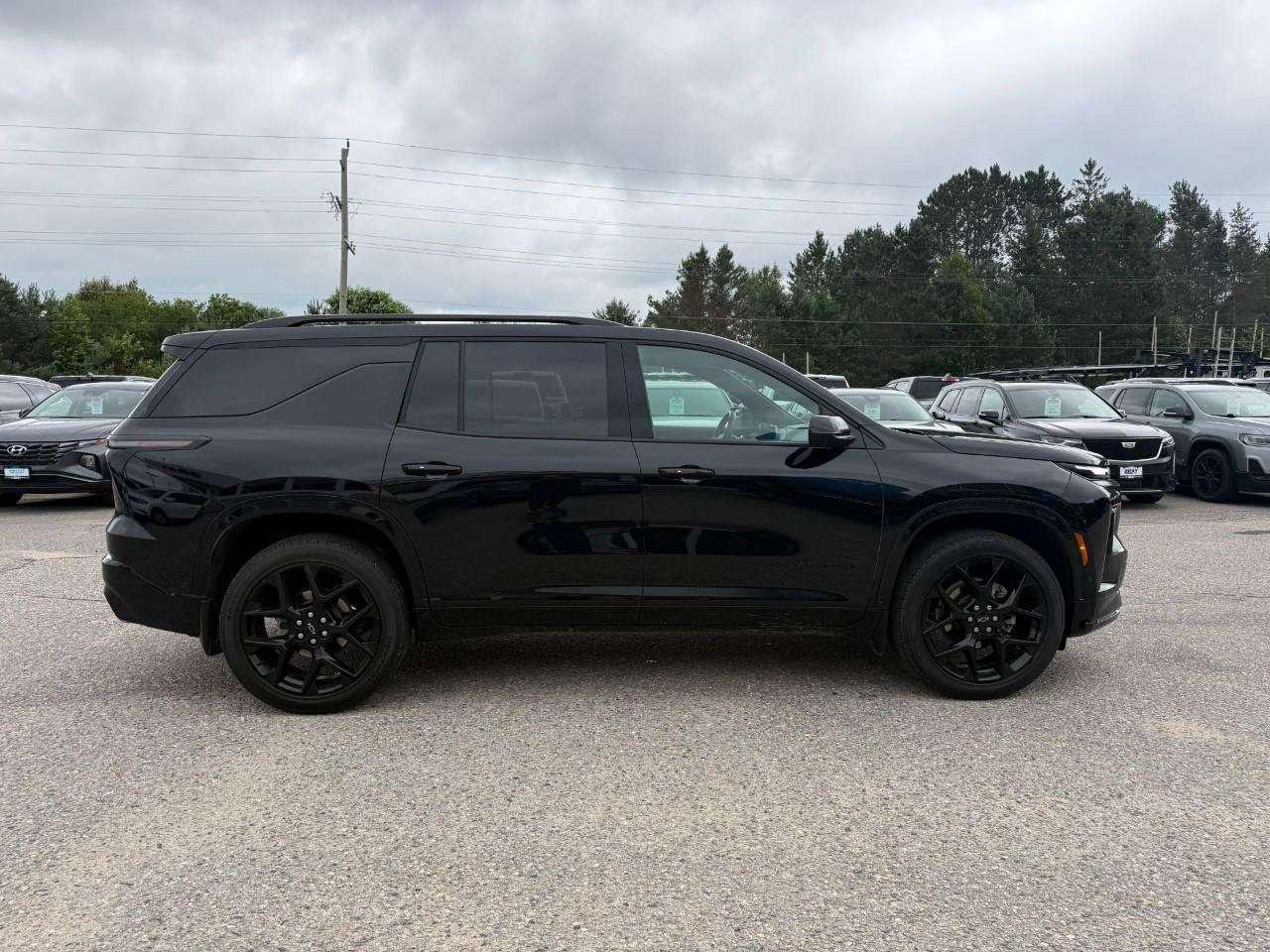 2026 Chevrolet Traverse SUPER CRUISE HANDS FREE DRIVING. TRAILERING PKG. 7 PASSENGER SEATING. LOADED. LEASE RETURN. Photo