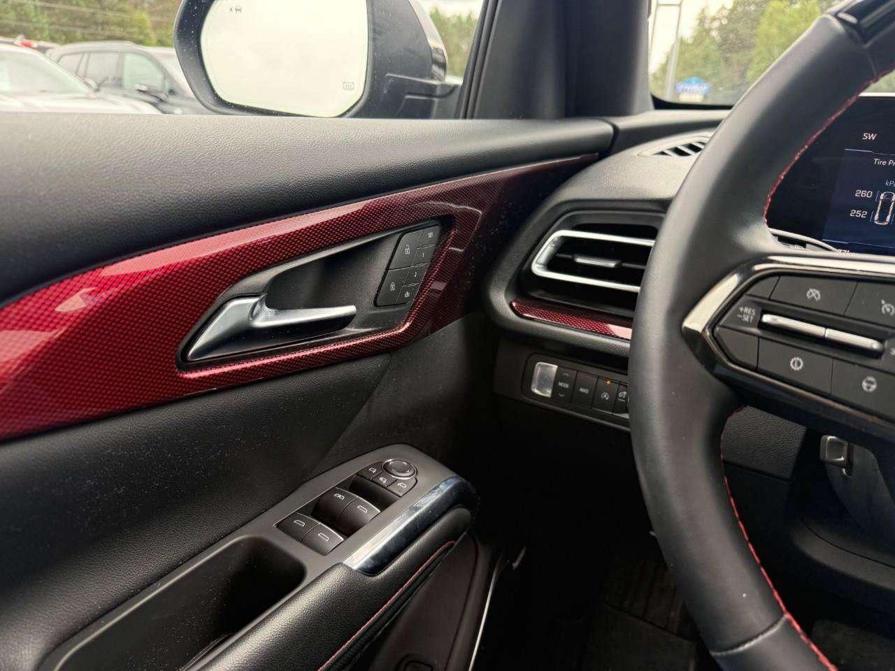 2026 Chevrolet Traverse SUPER CRUISE HANDS FREE DRIVING. TRAILERING PKG. 7 PASSENGER SEATING. LOADED. LEASE RETURN. Photo