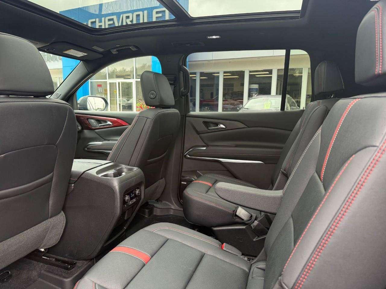 2026 Chevrolet Traverse SUPER CRUISE HANDS FREE DRIVING. TRAILERING PKG. 7 PASSENGER SEATING. LOADED. LEASE RETURN. Photo
