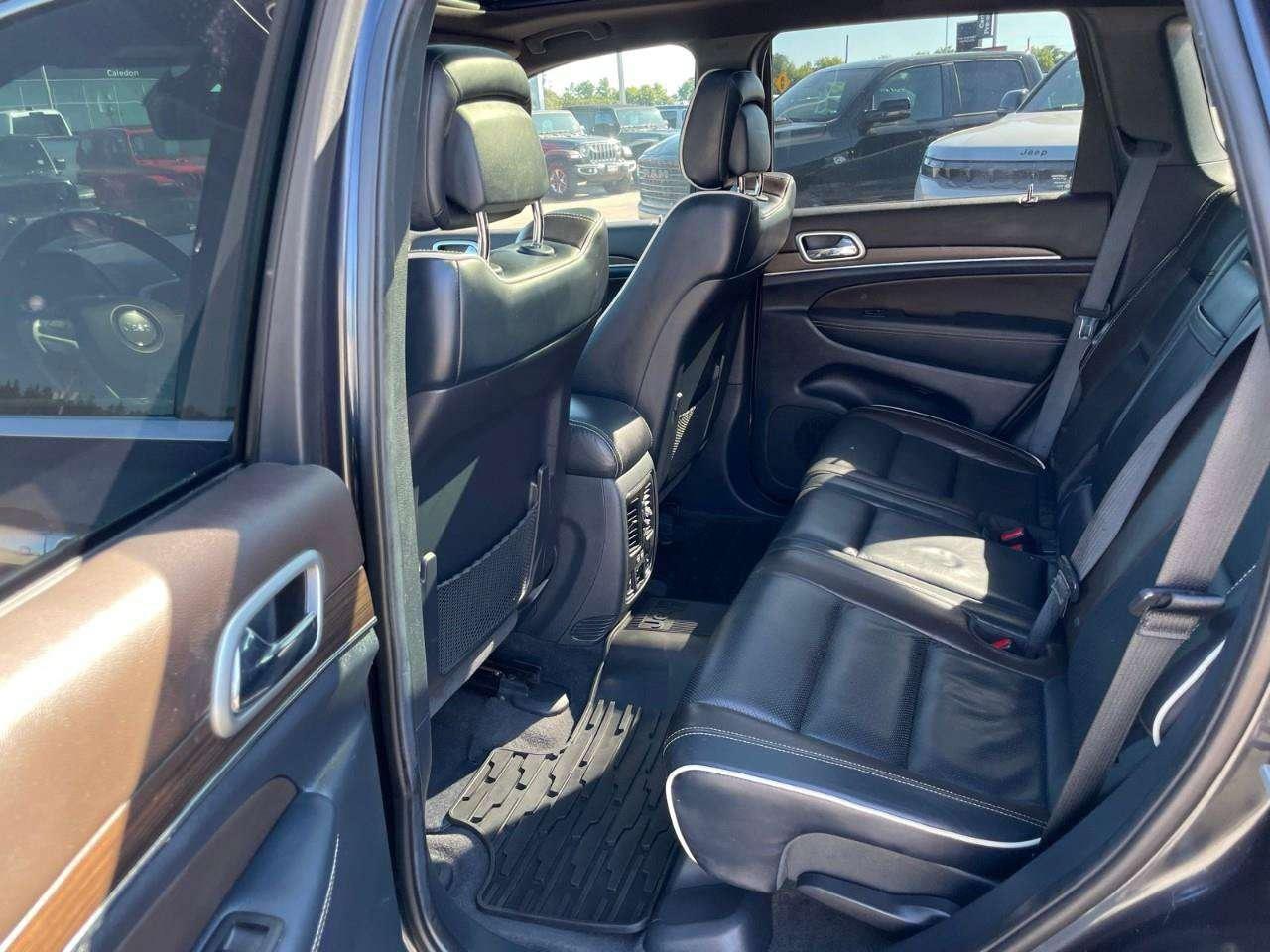 2014 Jeep Grand Cherokee 4WD 4dr Overland Photo