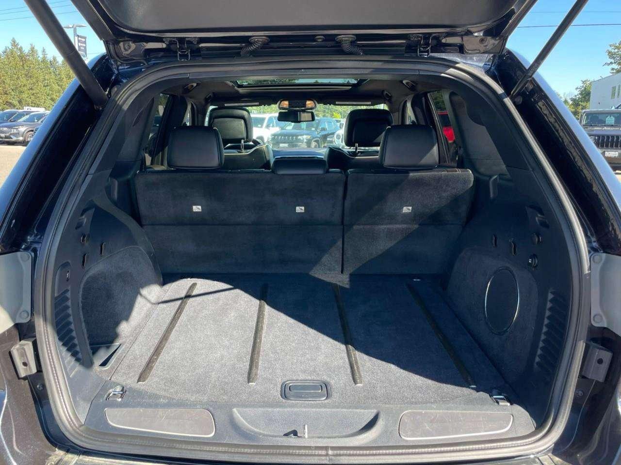 2014 Jeep Grand Cherokee 4WD 4dr Overland Photo