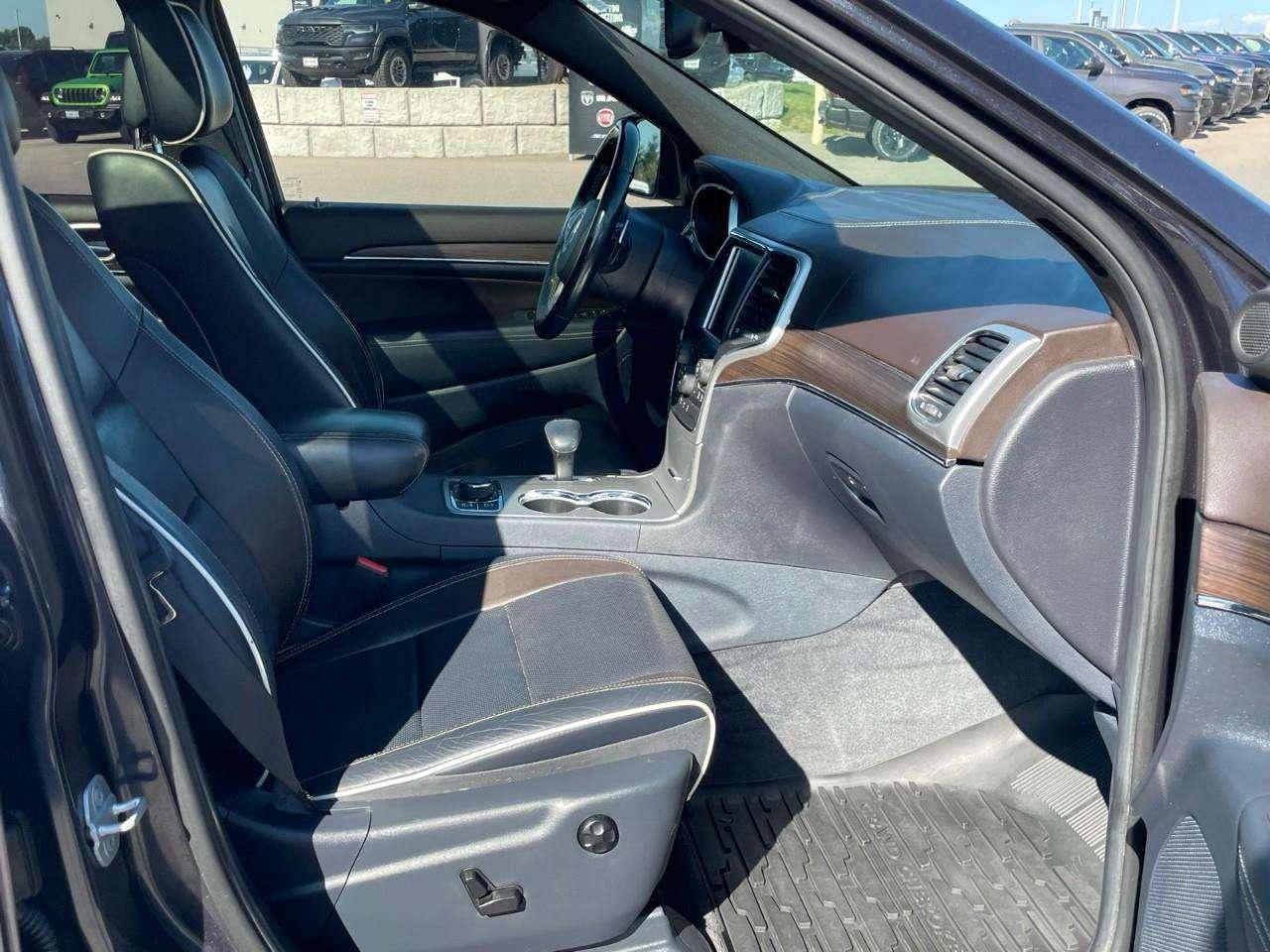 2014 Jeep Grand Cherokee 4WD 4dr Overland Photo
