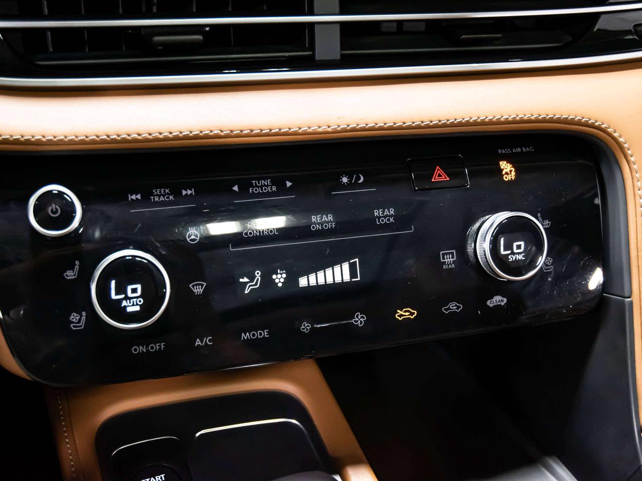 2024 Infiniti QX60 SENSORY 7 PASSENGER BROWN INT HEADS UP NAVI Photo
