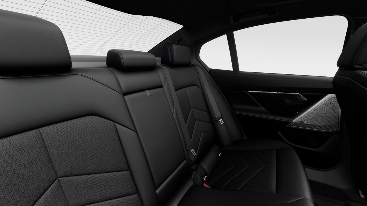 2027 BMW 530 i xDrive 4dr All-Wheel Drive Sedan Photo