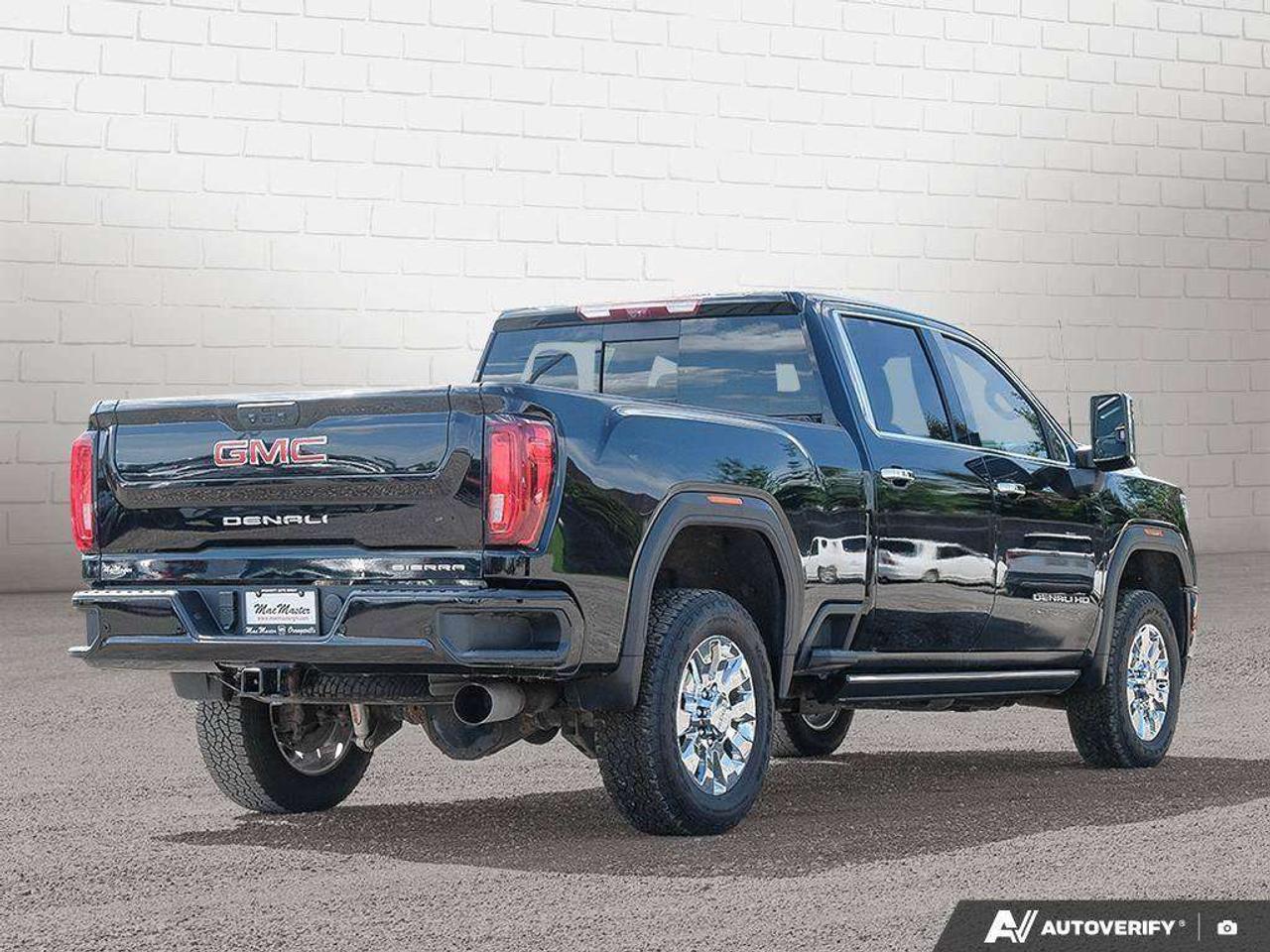 2023 GMC SIERRA 2500HD DENALI, 6.6L V8, 4X4, CREW CAB, ALLOYS, LEATHER, BOSE, CERTIFED PREOWNED! Photo