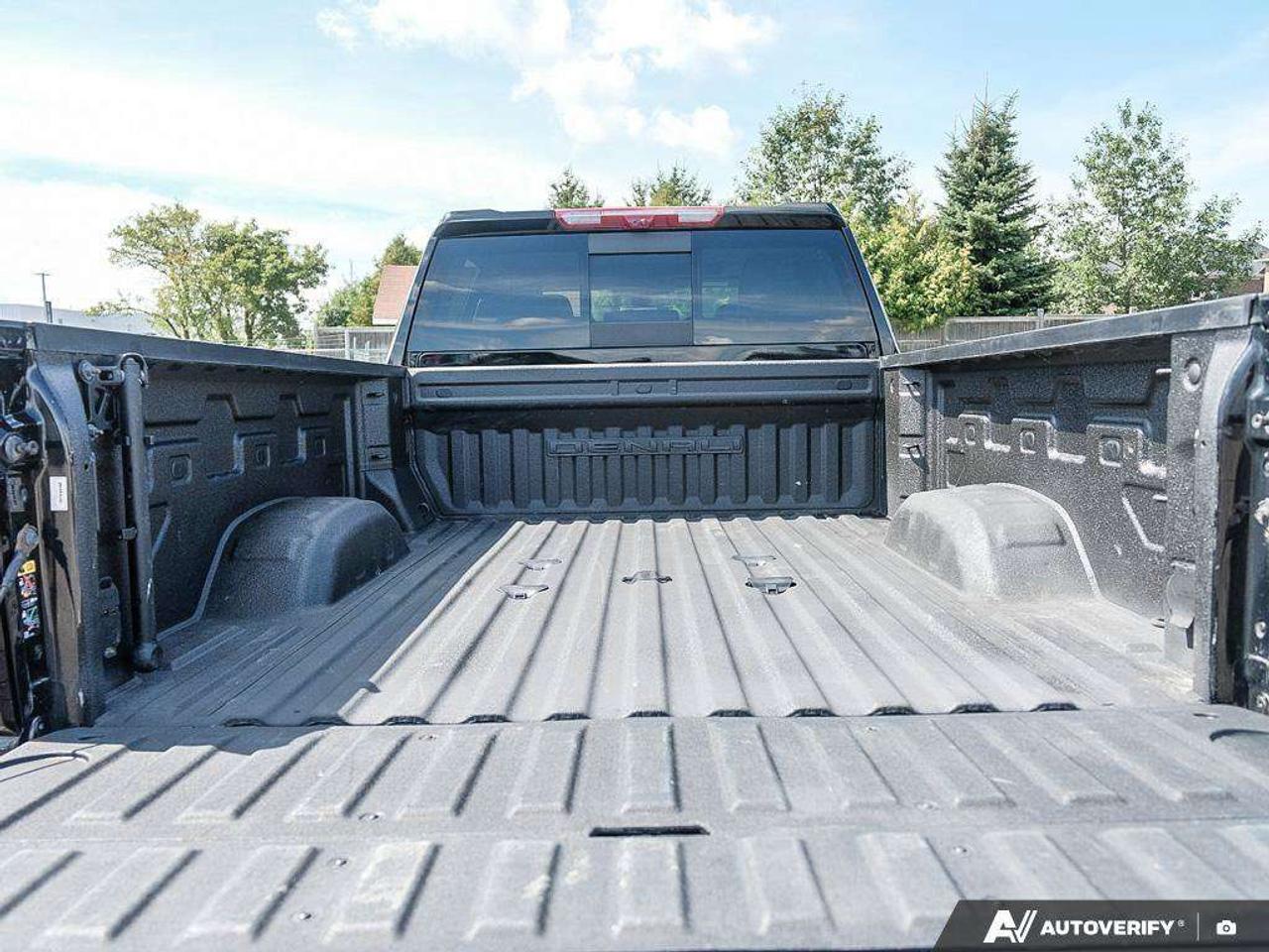 2023 GMC SIERRA 2500HD DENALI, 6.6L V8, 4X4, CREW CAB, ALLOYS, LEATHER, BOSE, CERTIFED PREOWNED! Photo
