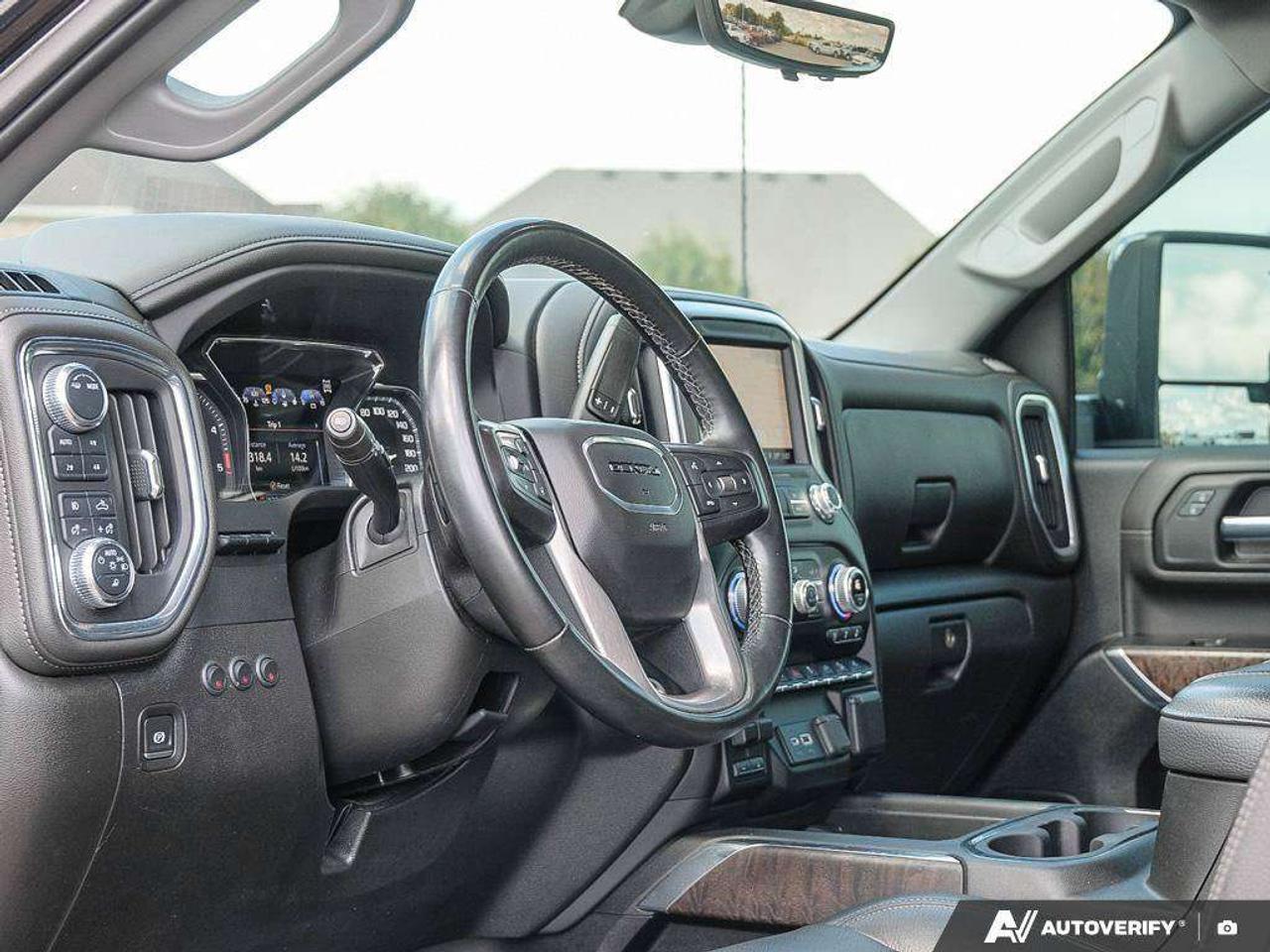 2023 GMC SIERRA 2500HD DENALI, 6.6L V8, 4X4, CREW CAB, ALLOYS, LEATHER, BOSE, CERTIFED PREOWNED! Photo