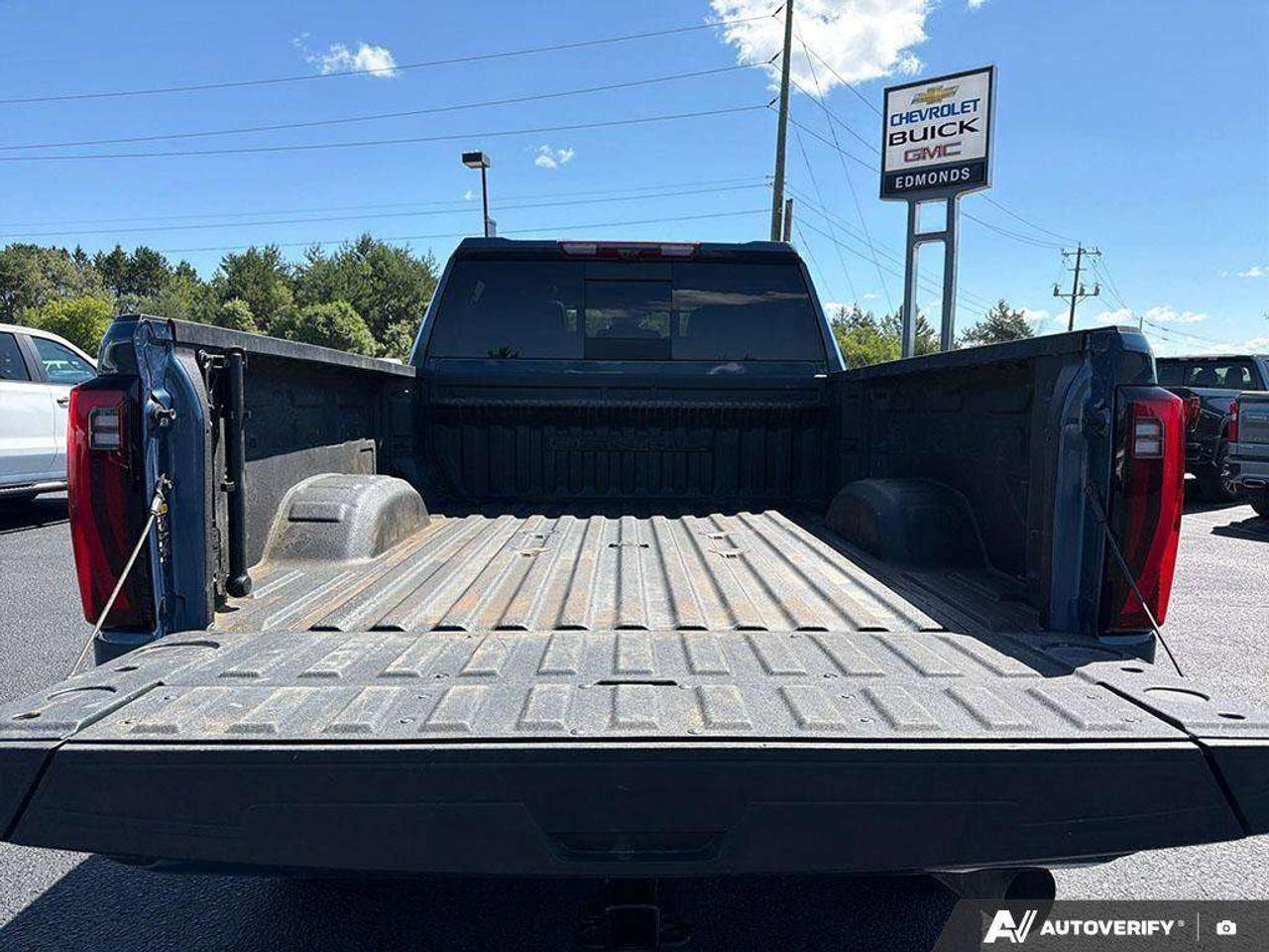 2024 GMC SIERRA 2500HD One Owner   Heated + Vented Seats   Trailer Brake Controller   Remote Start Photo